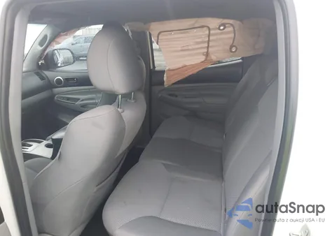 2013 Toyota Tacoma Base V6 z USA, uszkodzony, nr VIN 3TMLU4EN9DM113624